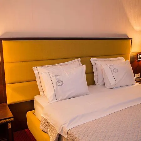 Santa Quaranta Sarandë