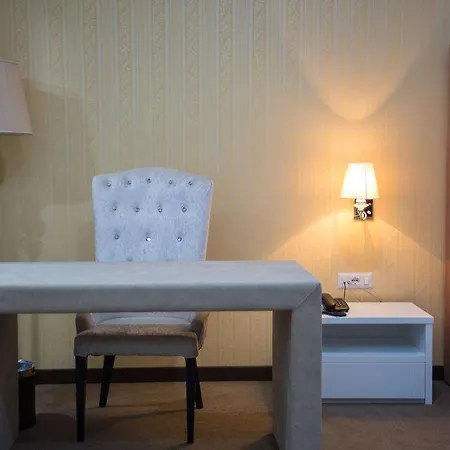 Santa Quaranta Hotel *